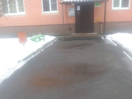 В Сеймском округе Курска продолжают уборку улиц