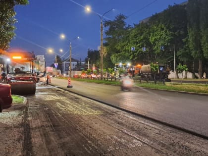 В Центральном округе Курска ремонтируют четыре километра дороги