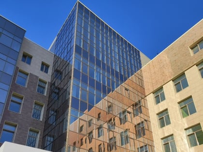 Роман Старовойт посетил детско-взрослую поликлинику на проспекте Дериглазова