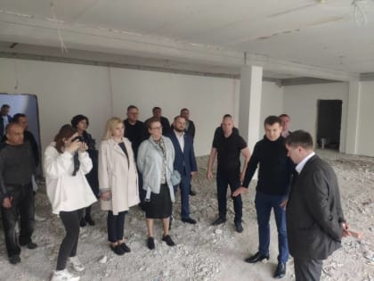 Курские единороссы приняли участие в выездном совещании Администрации города на объектах капремонта школ