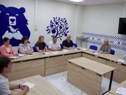 Единороссы обсудили план работы партпроекта «Новая школа»