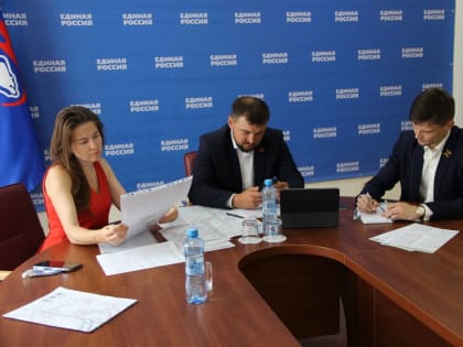 Курские единороссы помогают жителям региона разобраться в работе новой маршрутной сети