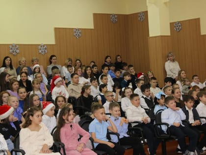 Выпускники школы №13 подготовили волшебную, добрую сказку «Морозко»