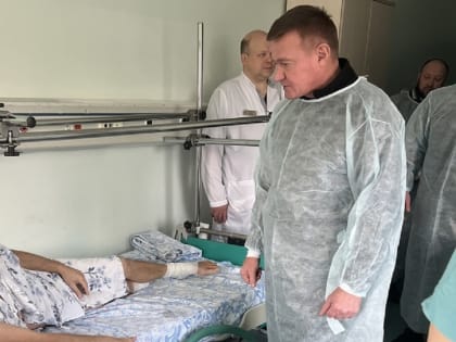 Роман Старовойт навестил курских военнослужащих в госпитале ЮФО