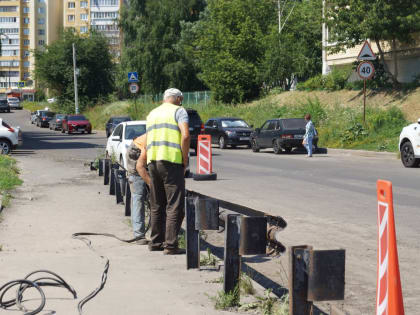 В Курске продолжаются ремонтные работы дороги по улице Аэродромной