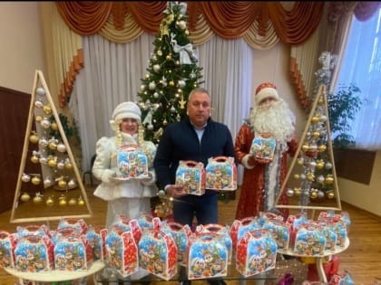 Алексей Земцов поздравил детей с ограниченными возможностями здоровья из Курского района с Новым годом