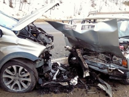 В Курской области мужчина и женщина погибли в ДТП с грузовиком