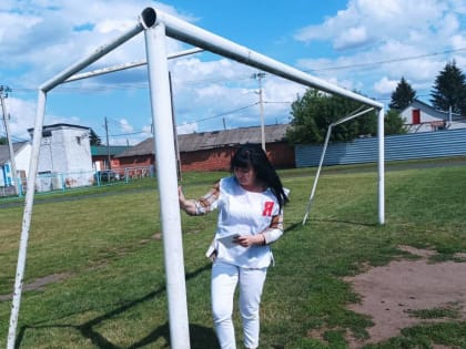 Единороссы продолжили проверять футбольные ворота в образовательных организациях области