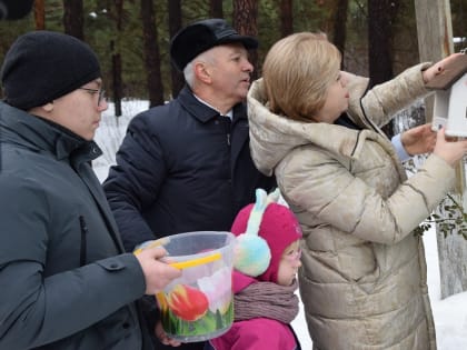 Курские врачи переняли эстафету «Покорми птиц»