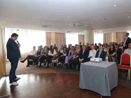 Представители из Курска приняли участие в первом очном модуле Политшколы