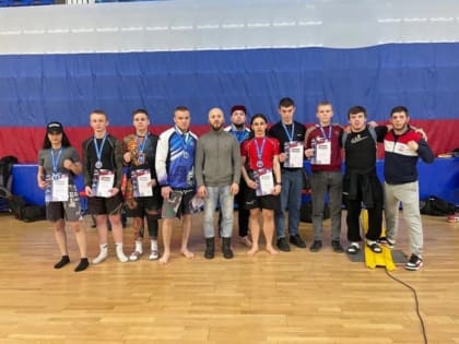 Куряне завоевали 15 медалей на Всероссийских соревнованиях по спортивной борьбе