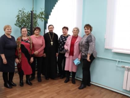 Православный тематический час для участников проекта «Курское долголетие» со священником на тему «Крещение Господне» в клубе «Добрые встречи»
