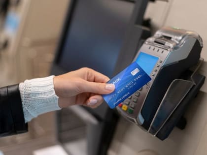 Неосторожность привела к потере денег пожилой женщины