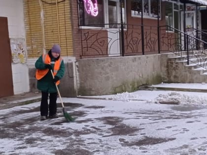 В Сеймском округе Курска управляющие компании отчитались об уборке снега
