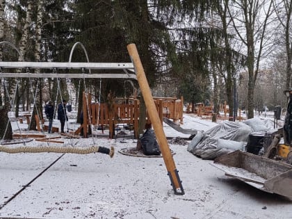 В Железногорске завершают благоустройство Аллеи семьи