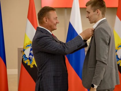 Железногорцы получили памятные медали «80 лет Победы в Курской битве»