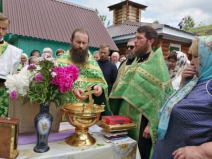 Днесь благодать Святого Духа нас собрала