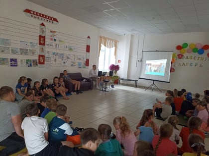 Представитель городской спортшколы «Медведь», мастер спорта по дзюдо Егор Кондратов пообщался с учениками Жерновецкой школы Золотухинского района