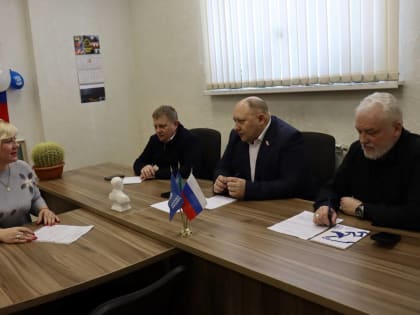 Михаил Лукашов вместе с Александром Дрыновым и Владимиром Ткаченко провели прием граждан