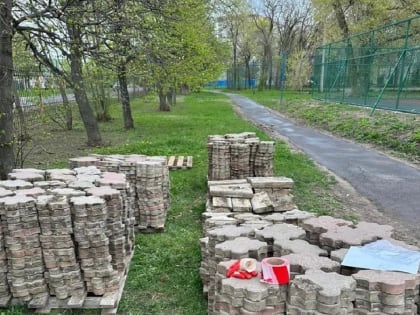 В Курске продолжают благоустраивать парк на пересечении Союзной и Куйбышева