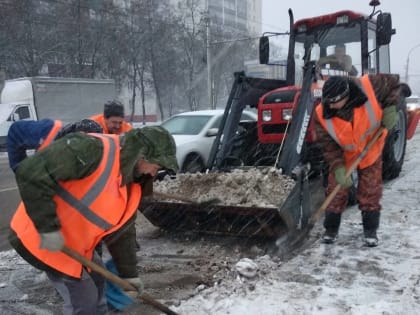 В Курске дороги от снега убирает 51 единица техники