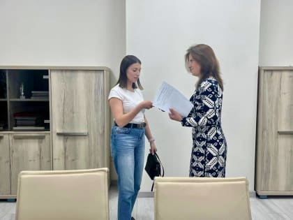 Состоялась церемония вручения первых трех комплектов ключей от нового жилья детям-сиротам и детям, оставшимся без попечения родителей, на улице Евгения Клевцова, на проспектах Вяче