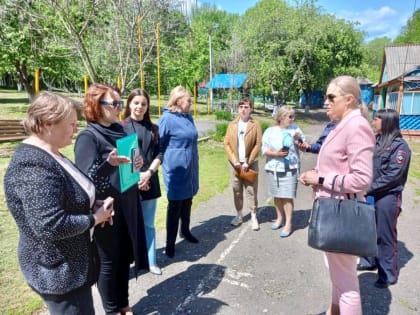 Евгения Ламонова проверила готовность детских оздоровительных лагерей