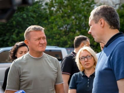 Глава Курской области передал белгородцам гумпомощь