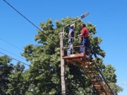 В Курске на улице Дубровинского отремонтировали освещение