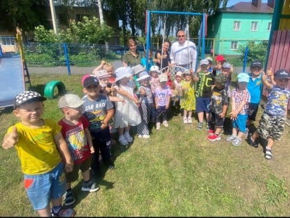 Юрий Земцов поддержал детский сад «Золотой ключик» в посёлке Камыши Курского района