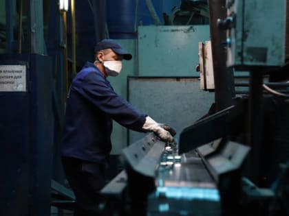 Главный федеральный инспектор по Курской области побывал на курском аккумуляторном заводе.