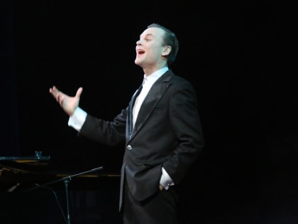 Вертинский снова на сцене