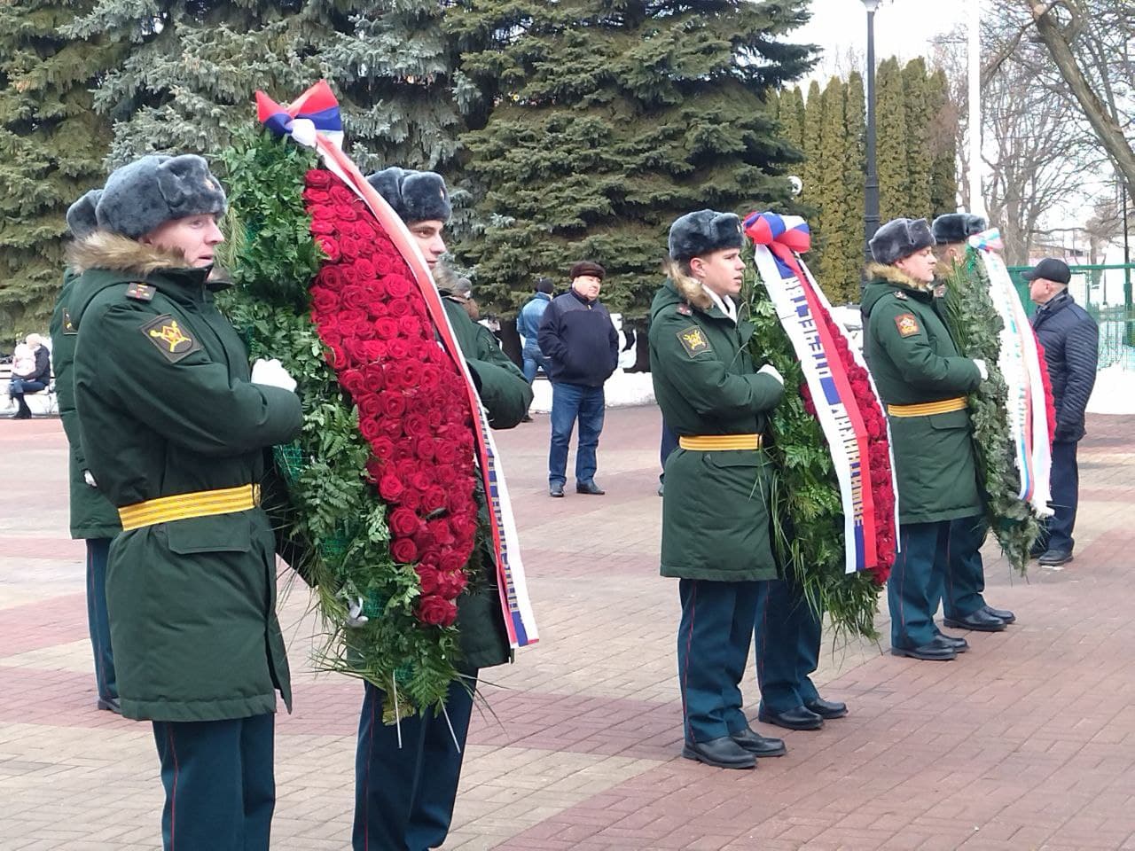 Защитники курска. Возложение на 23 февраля. Возложение цветов 23 февраля. Возложение Курск.