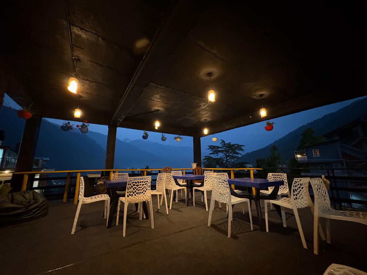 O9STAY BY The Heaven Paradise (MANALI) 12