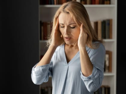 Скованность шеи и головная боль: когда стоит обратиться к врачу
