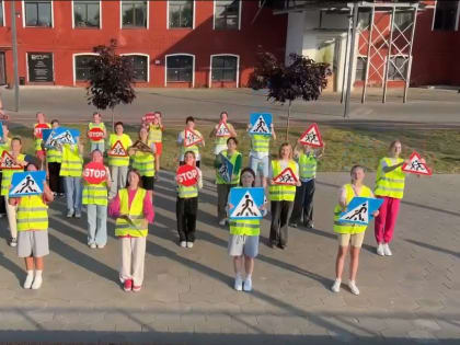Танцевальный флешмоб в поддержку профилактического мероприятия «Внимание - дети!» прошёл в Орехово-Зуеве