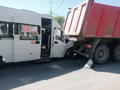 Спасатели Мособлпожспаса оказали помощь пострадавшим в дорожной аварии в поселке Люберец