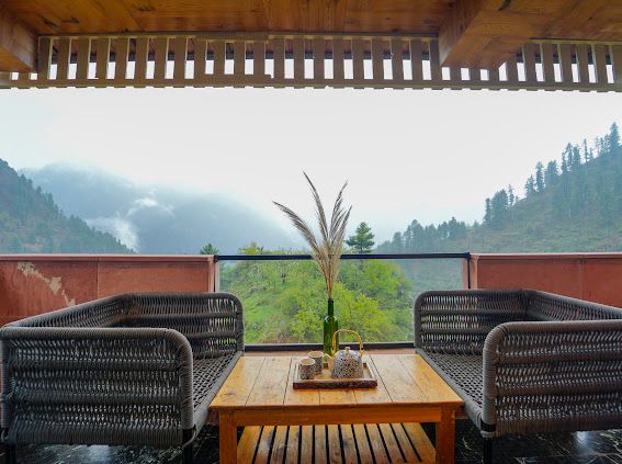 Top floor suspended room with panoramic views