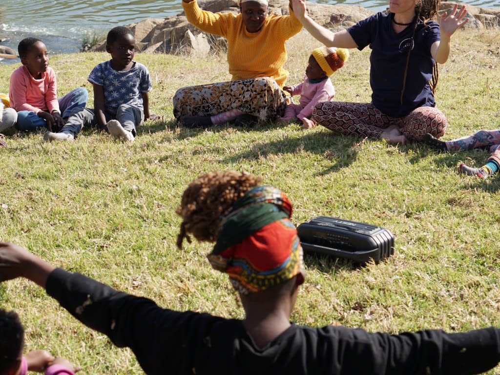 Yoga Ubuntu - Group Meditation
