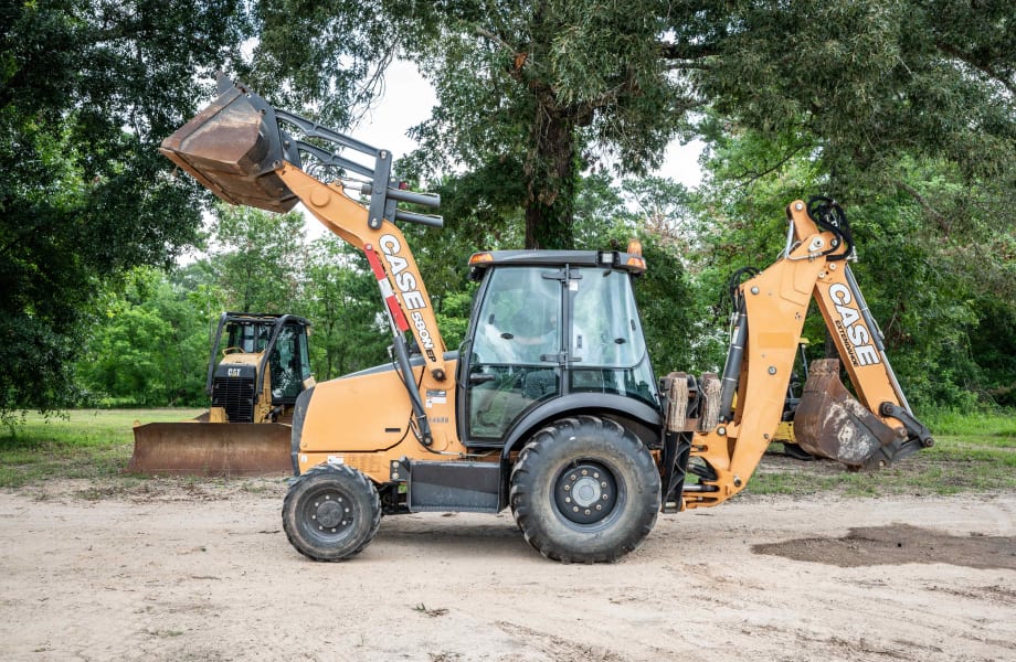 2018 CASE 580N for sale $24,900 at Equipment &Trucks Sales in HANNIBAL, MO 63401