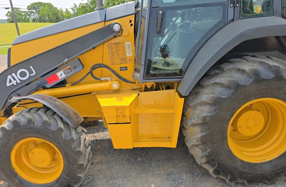 2011 JOHN DEERE 410J for sale $22,000 at Equipment &Trucks Sales in HANNIBAL, MO 63401