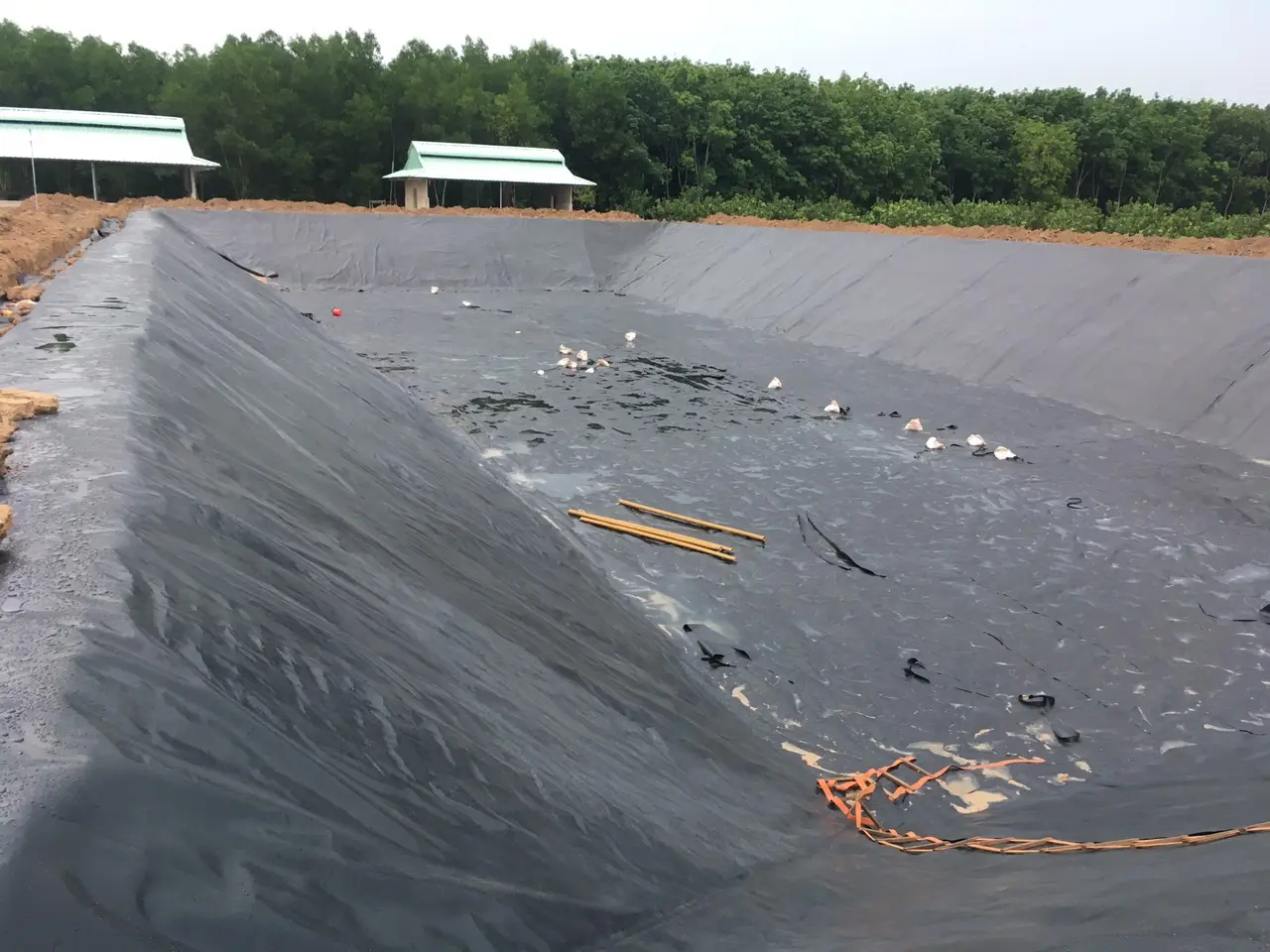Hầm Biogas Phủ Bạt Nhựa HDPE - Giải Pháp Bền Vững Cho Năng Lượng Tái Tạo