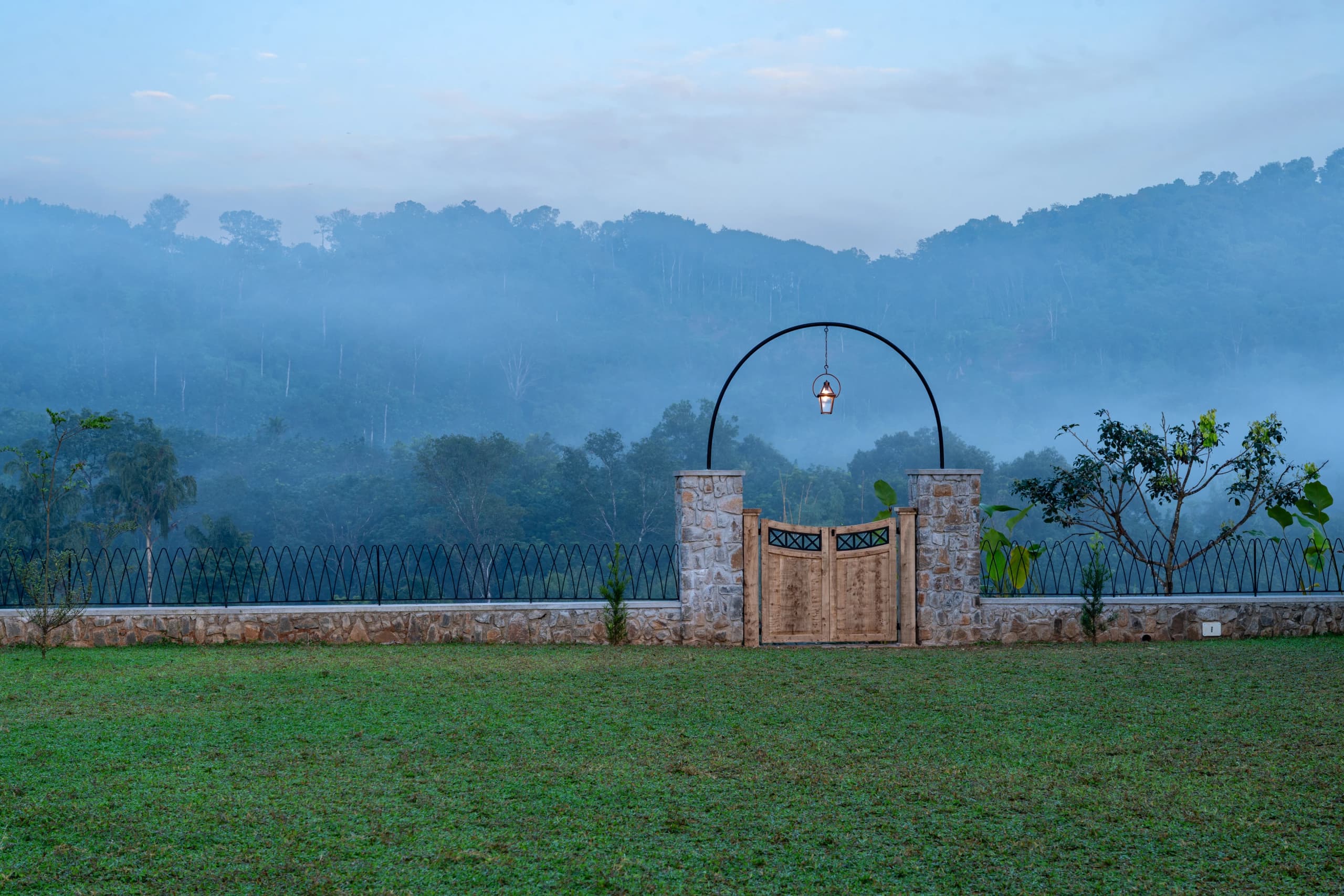 Unique stays across India — handpicked treehouses, houseboats and heritage havelis