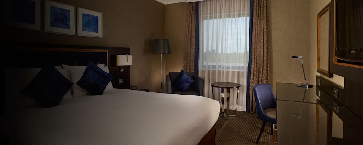 DoubleTree by Hilton Woking