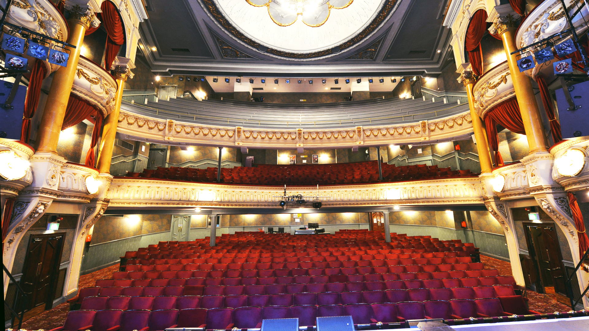 Leeds Grand Theatre and Opera House. Grand Opera House, York. Отель Grand Opera 5. Grand Opera Bordeaux.