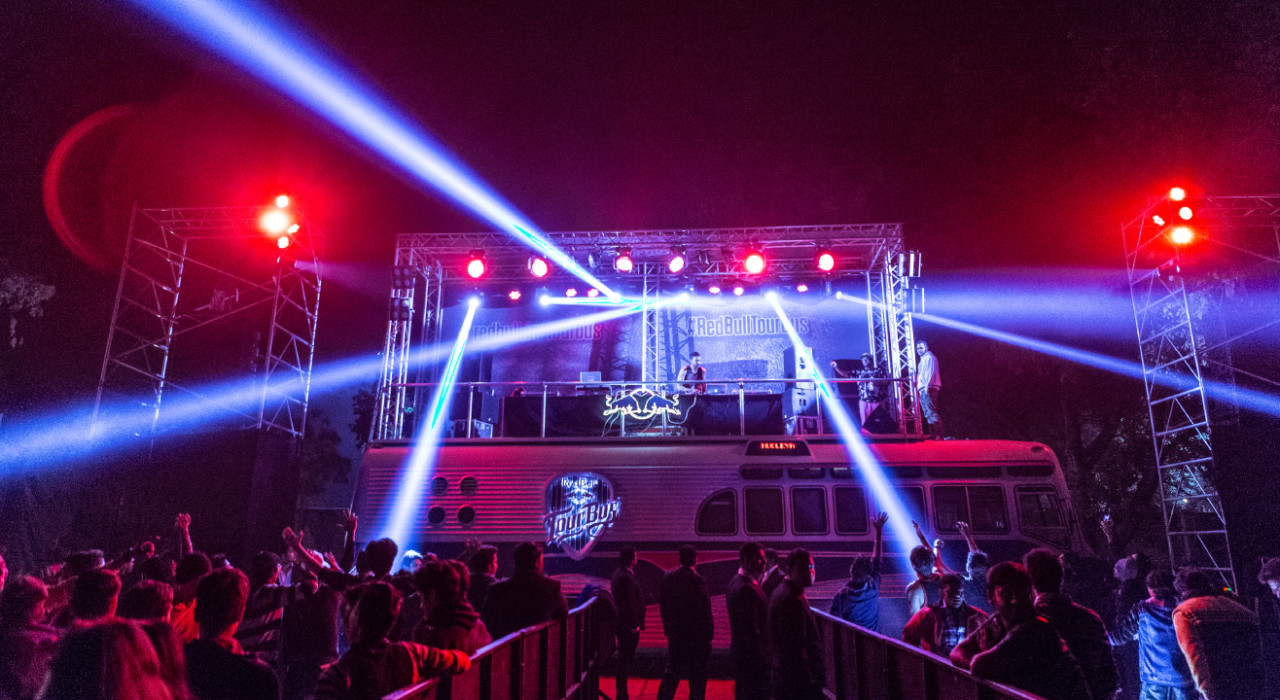 Get #OffTheRoof With Red Bull Tour Bus 2016