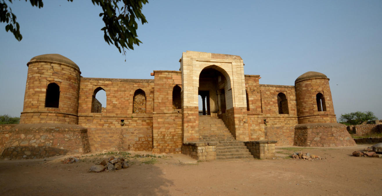 Sultan-e-Garhi (Tomb of Prince Nasiru'd-Din Mahmud), Delhi