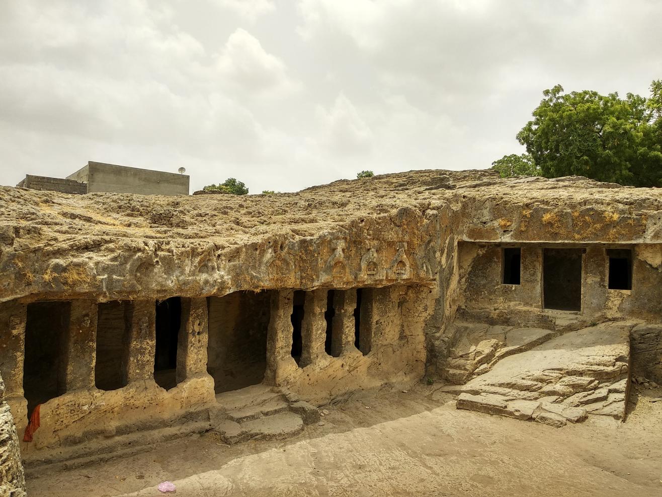 Bava Pyara caves (Baba Pyara caves), Junagadh