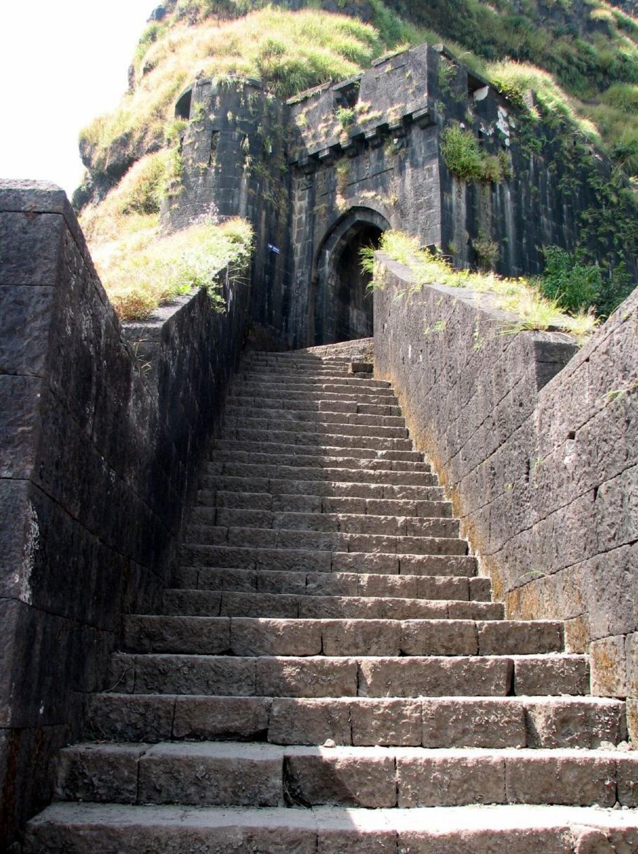 Lohagad Trek Road, Pune