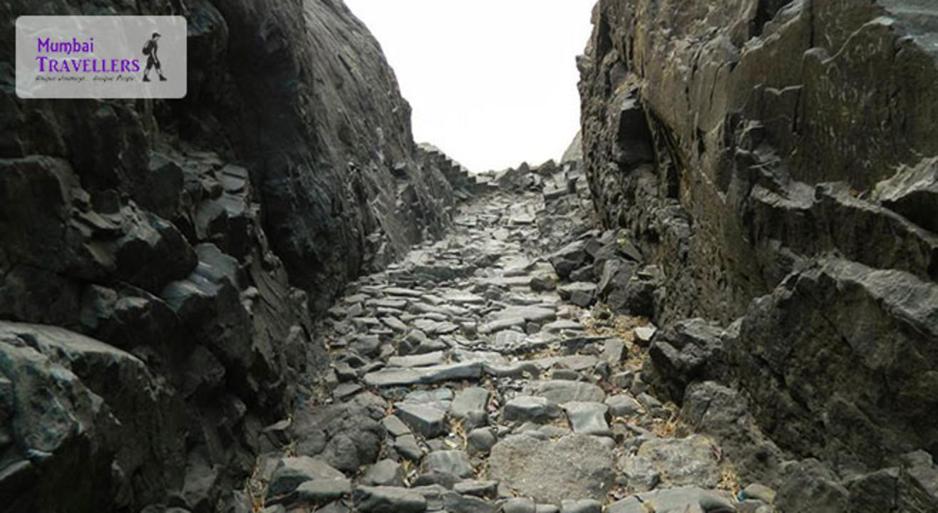 Monsoon Trek to Naneghat Caves